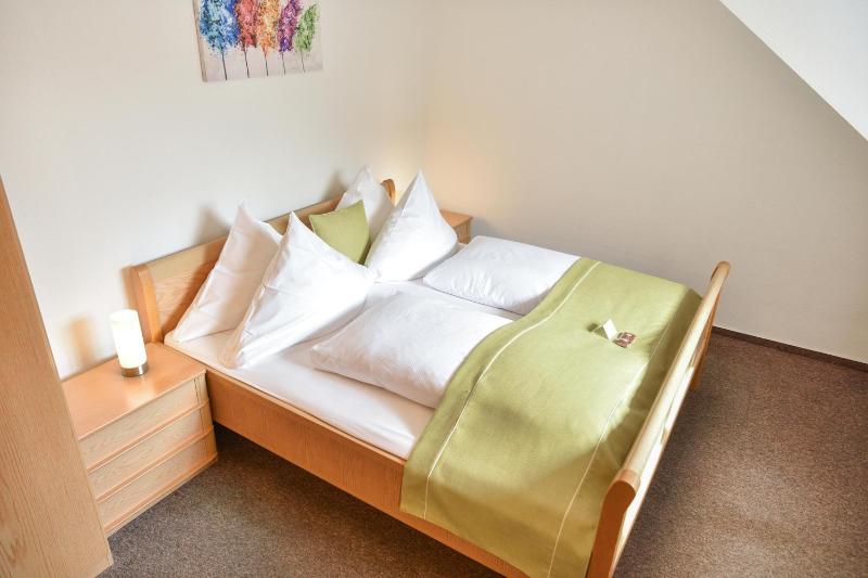Double Room image 3