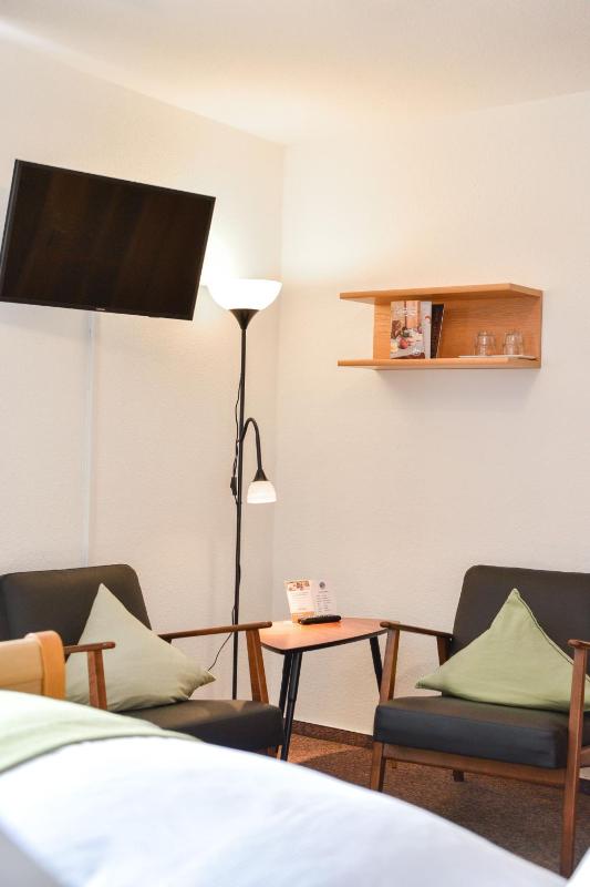 Double Room image 4