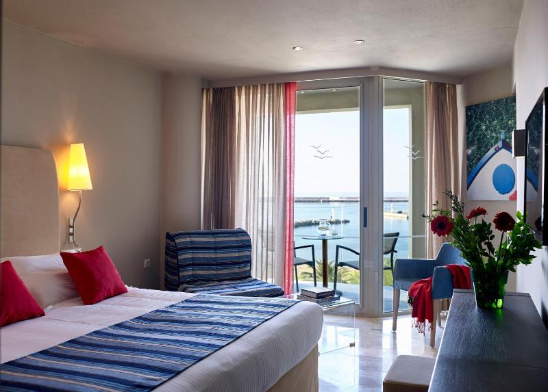 Junior Suite with Sea View image 2