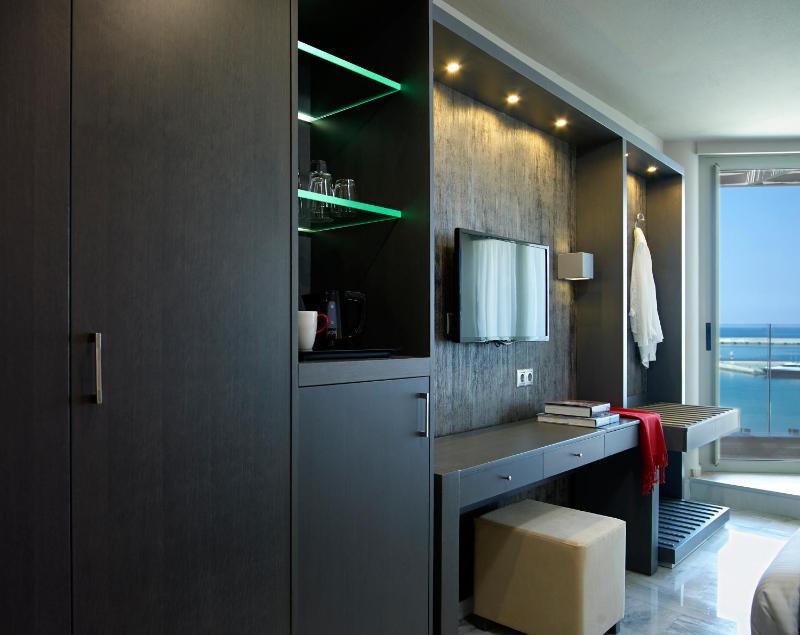 Junior Suite with Sea View image 3