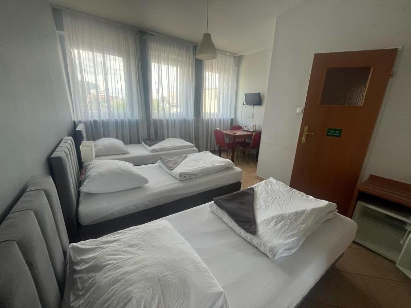 Triple Room image 3