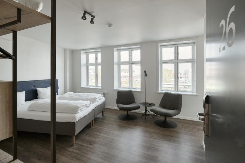 Standard Double Room With View image 3