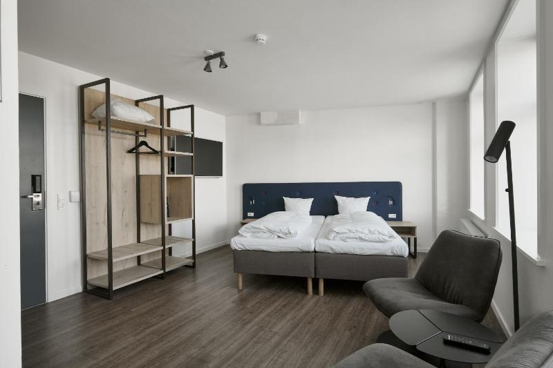 Standard Double Room With View image 2