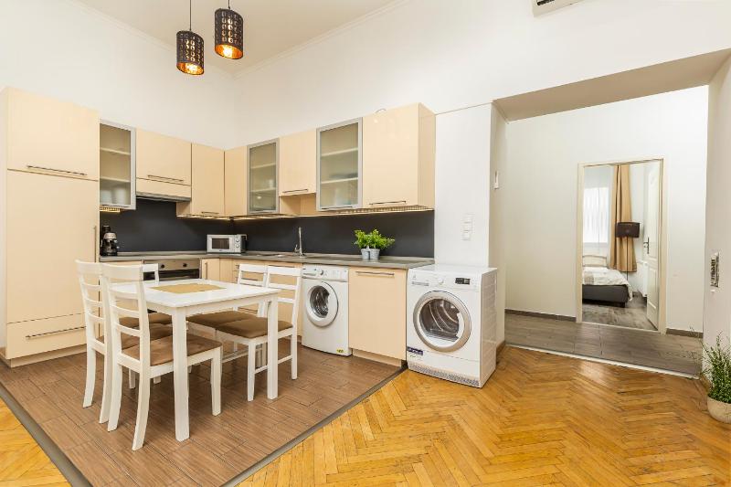 Real Apartments Révay - image 6