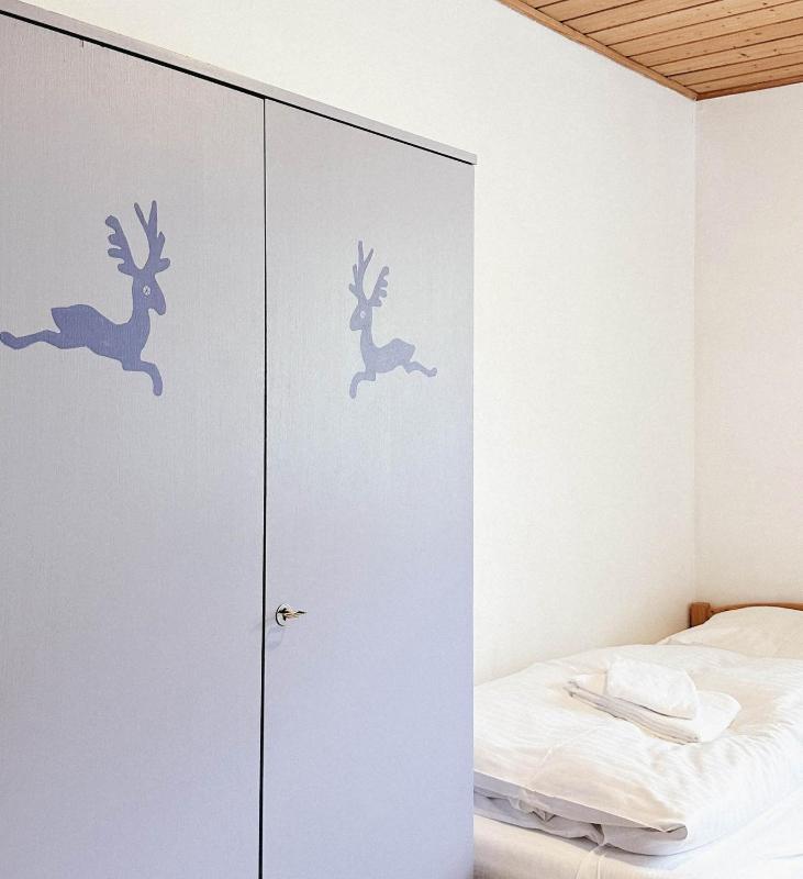 Standard Twin Room with Mountain View image 3