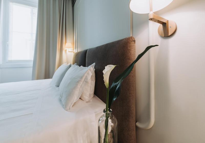 Double or Twin Room image 3