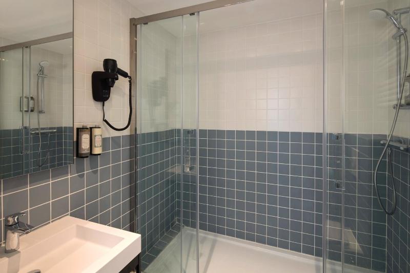 Superior Triple Room image 2