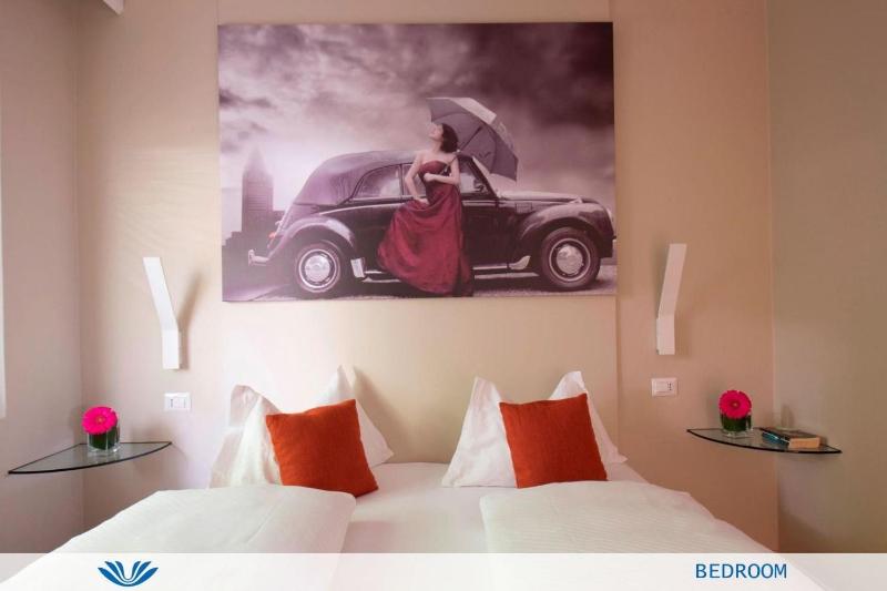 One-Bedroom Suite with Lake View image 1