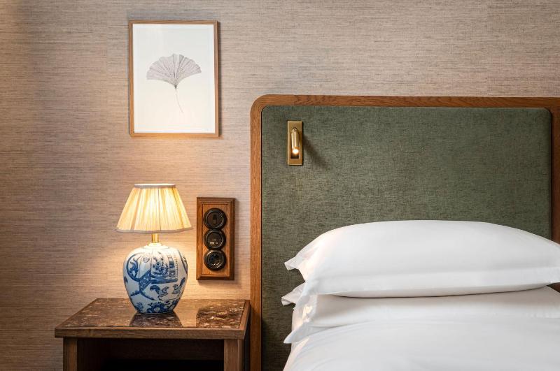 Twin Room image 1