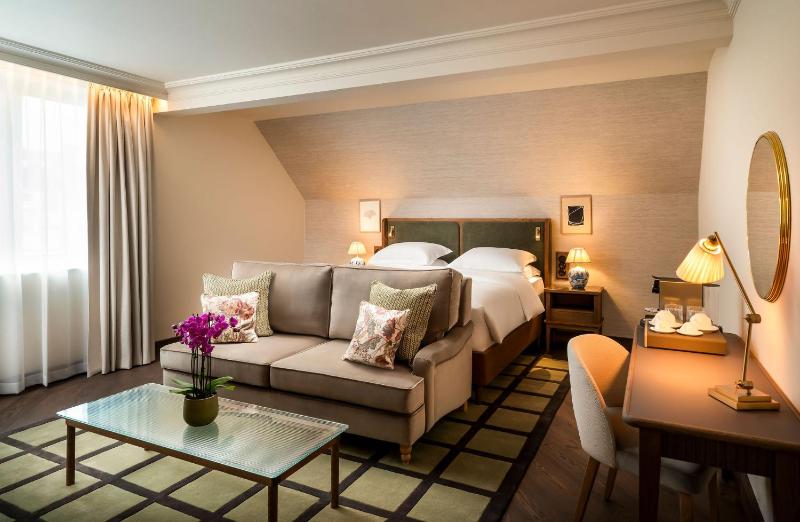 Deluxe Junior King Suite image 1