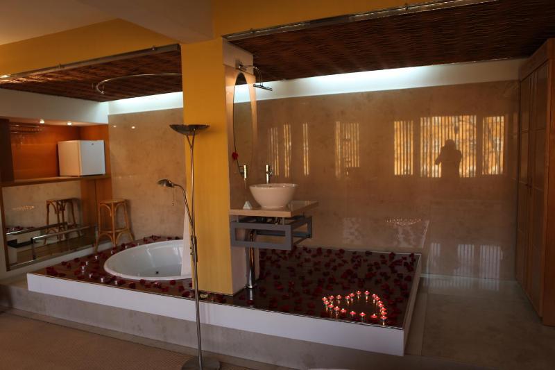 Hotel Central - image 16