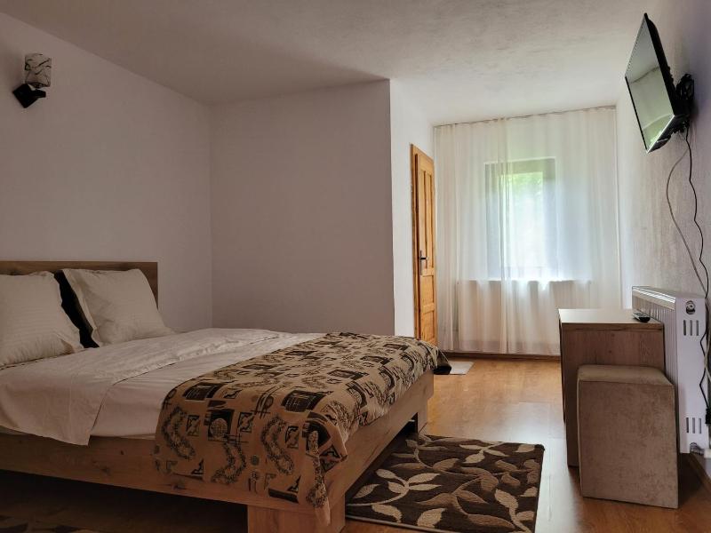 Double Room with Garden View image 1