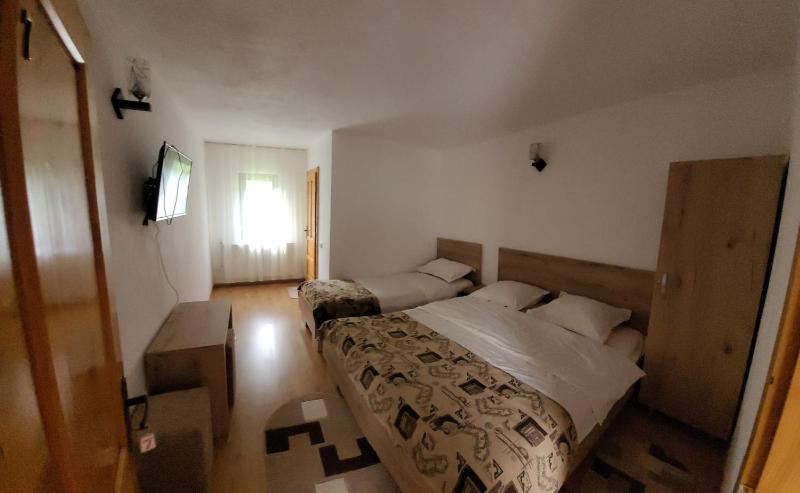 Standard Triple Room image 4
