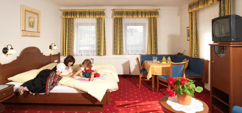 Family Room (2 Adults + 2 Children) image 1