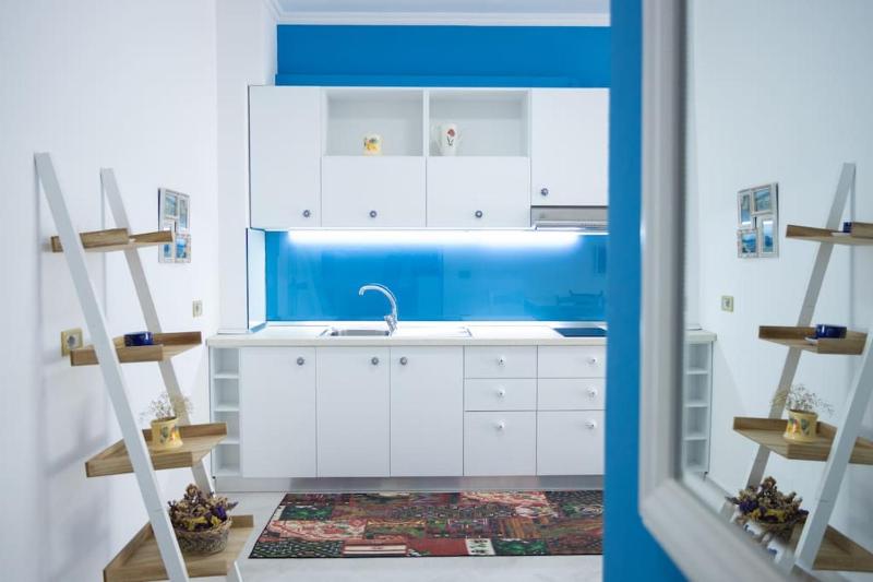 Central Seaview Apartment by PikHost - image 5