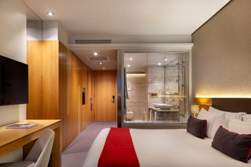 Superior Double or Twin Room with City View image 3