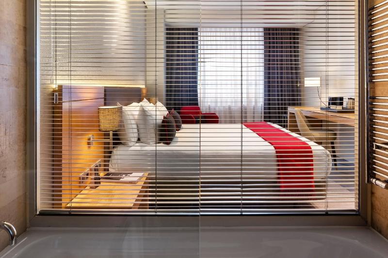 Superior Double or Twin Room with City View image 4