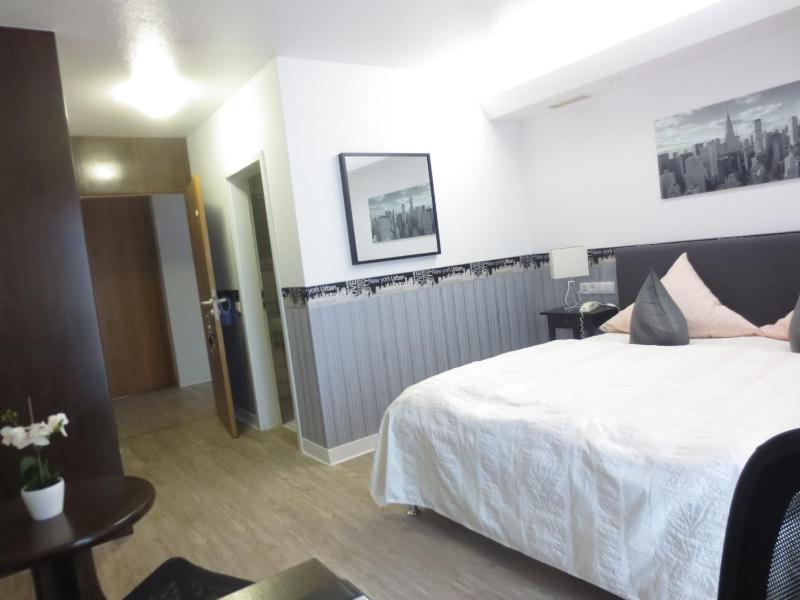 Superior Double Room image 4