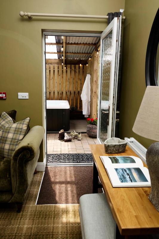King Suite with Spa Bath image 1