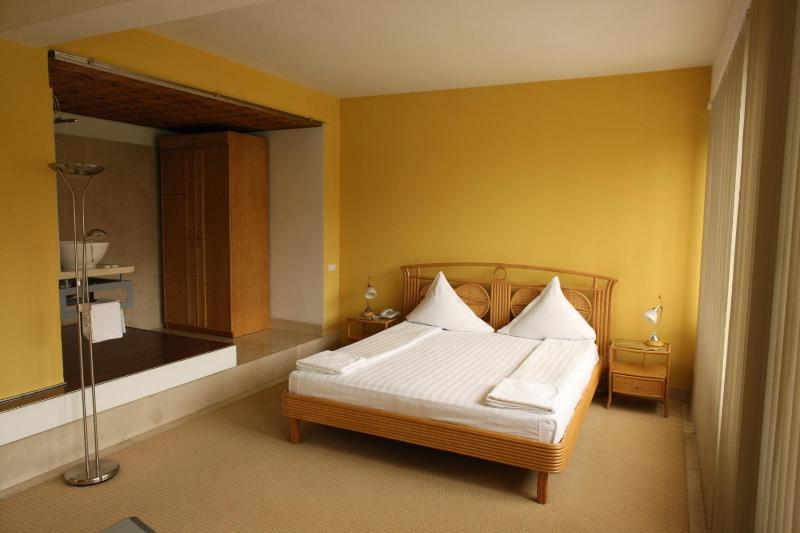 Hotel Central - image 1