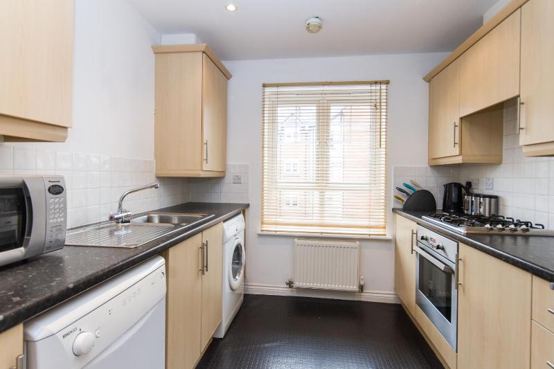 One-Bedroom Apartment image 3