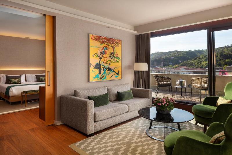 Premium Suite with Terrace image 4