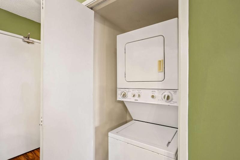 One-Bedroom Suite image 2
