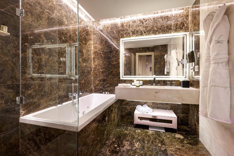 Premium Suite image 2