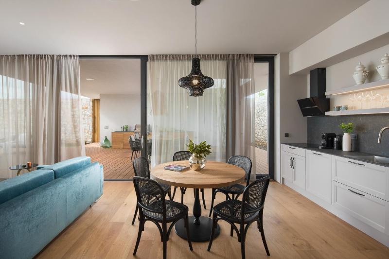 Villa Gaia 3 for 6 people near Vodnjan with heated pool & pet friendly - image 10