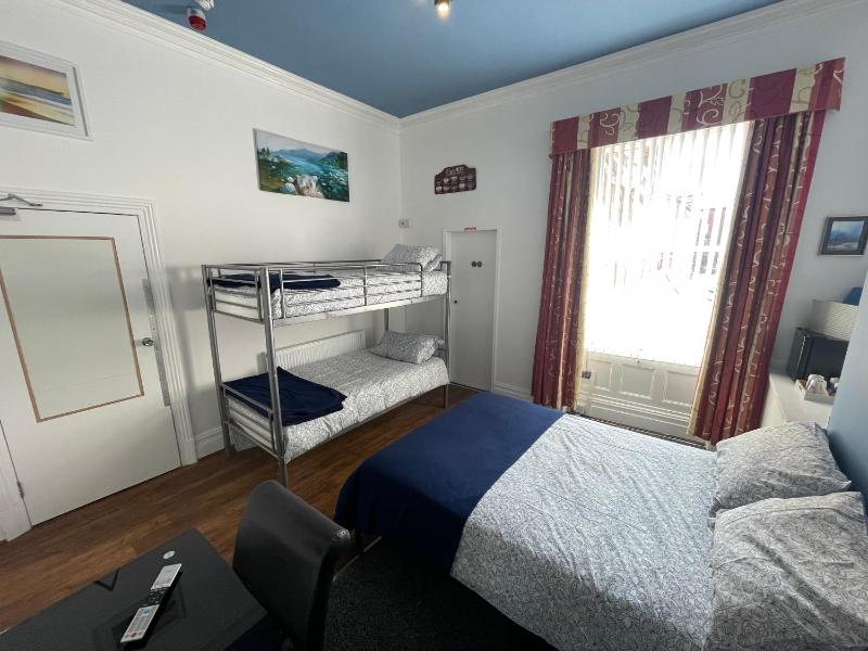 Backpackers Blackpool Hotel & Suites - image 27