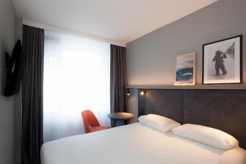 Economy Room image 2