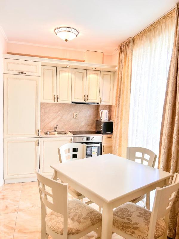 Studio Apartment image 4