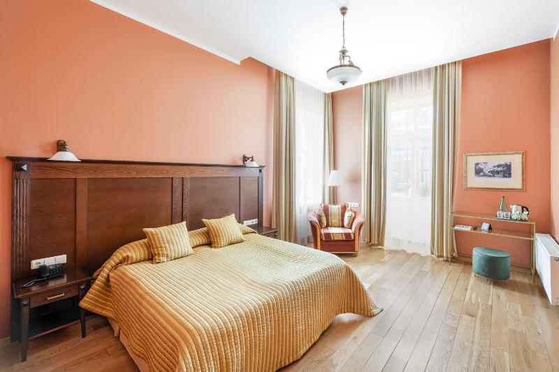 Suite with Spa Access image 3
