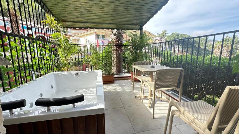 Superior One-Bedroom Apartment with Balcony image 1