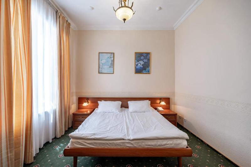Suite with Balcony image 1