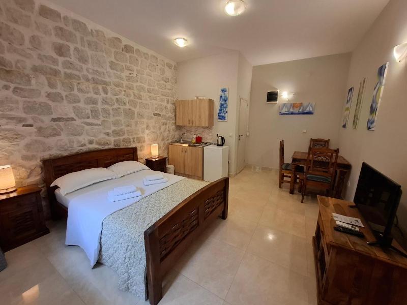 Filip Deluxe Rooms - image 10
