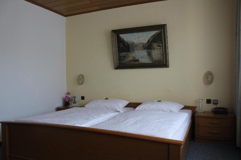 Double Room image 3