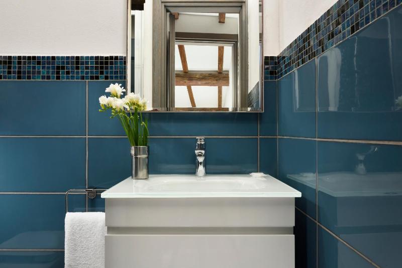 Double or Twin Room image 3