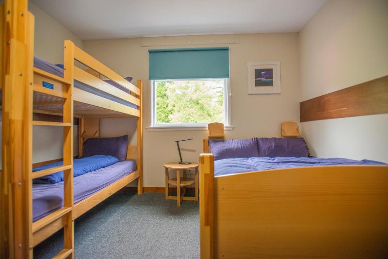 Quadruple Room with Shared Bathroom image 1