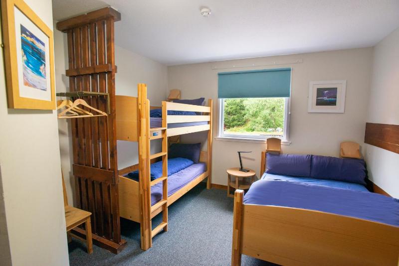 Quadruple Room with Shared Bathroom image 2