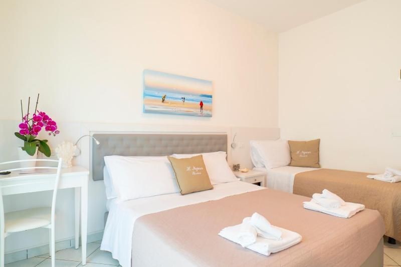 Triple Room image 2