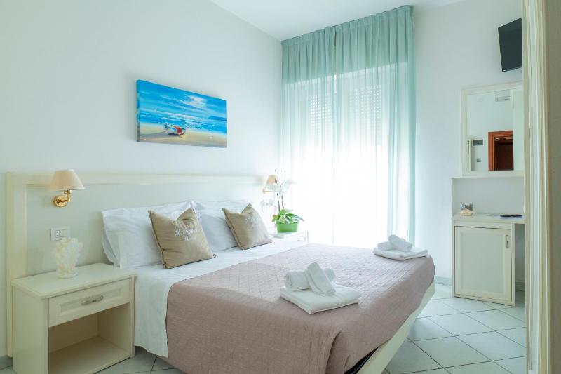 Double or Twin Room image 2