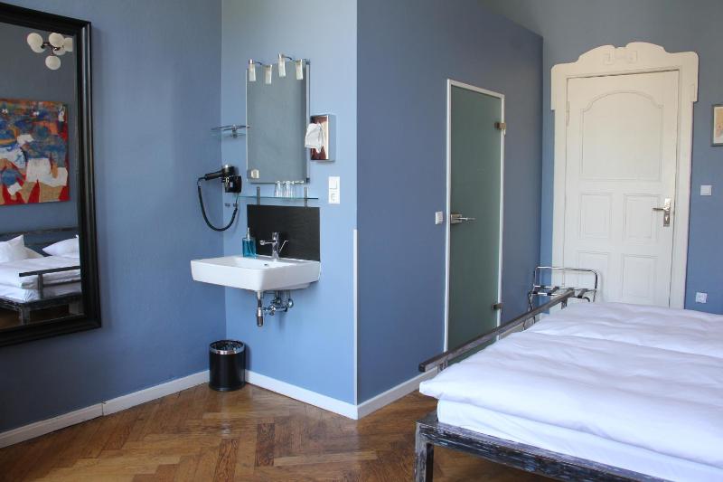 Superior Double Room image 3