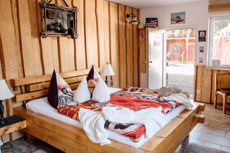 Double Room with Private Bathroom image 1