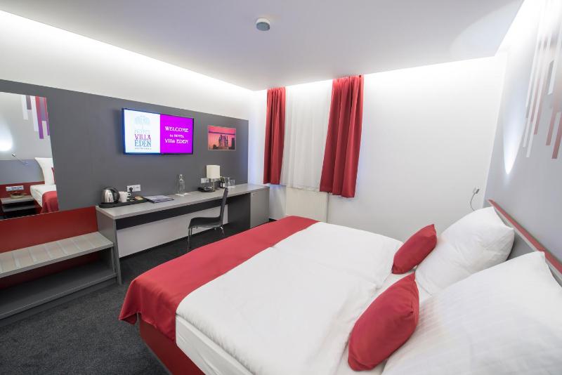 Double Room image 1