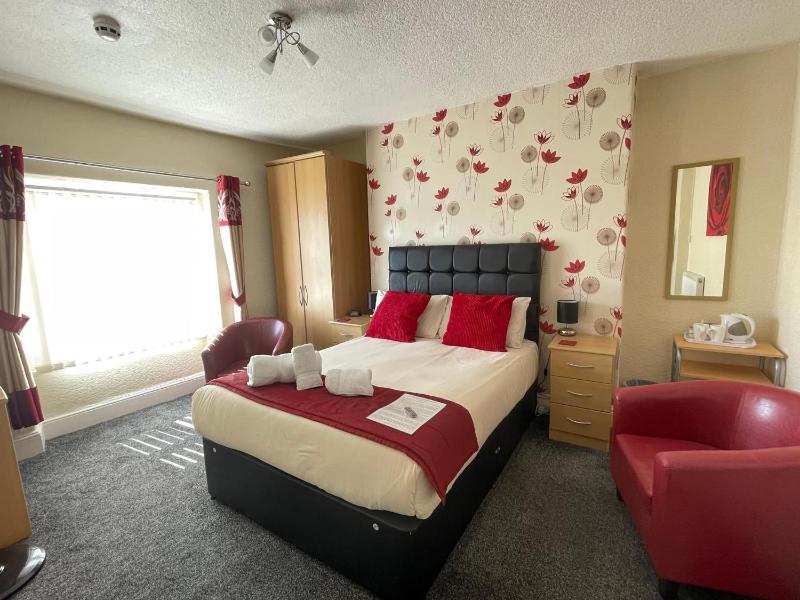 Double Room image 1