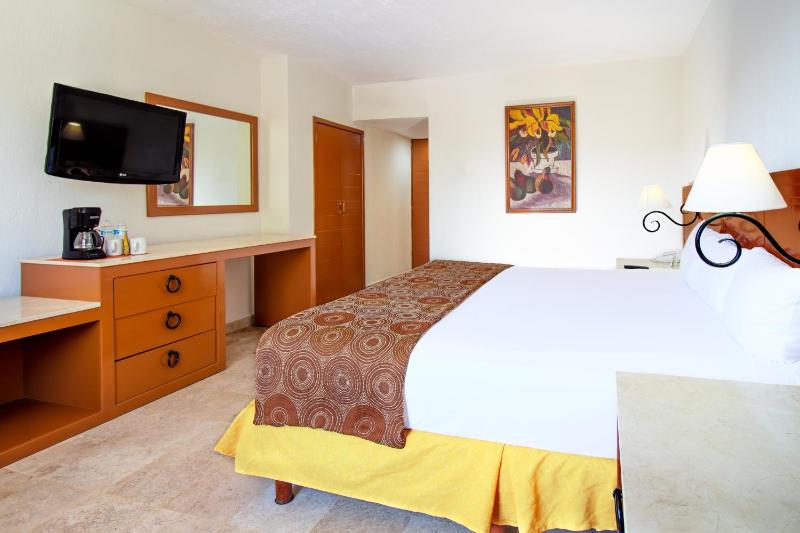 Plaza Pelicanos Club Beach Resort All Inclusive - image 7