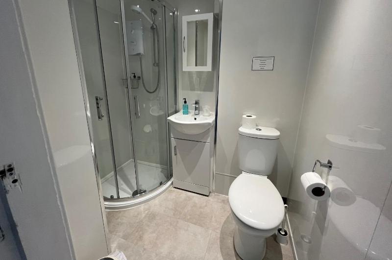 Double Room image 4