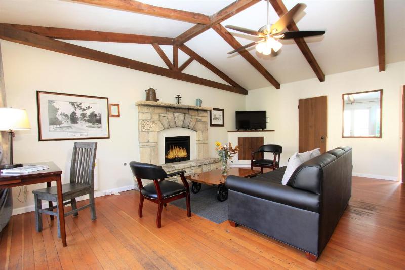 Queen Suite image 4