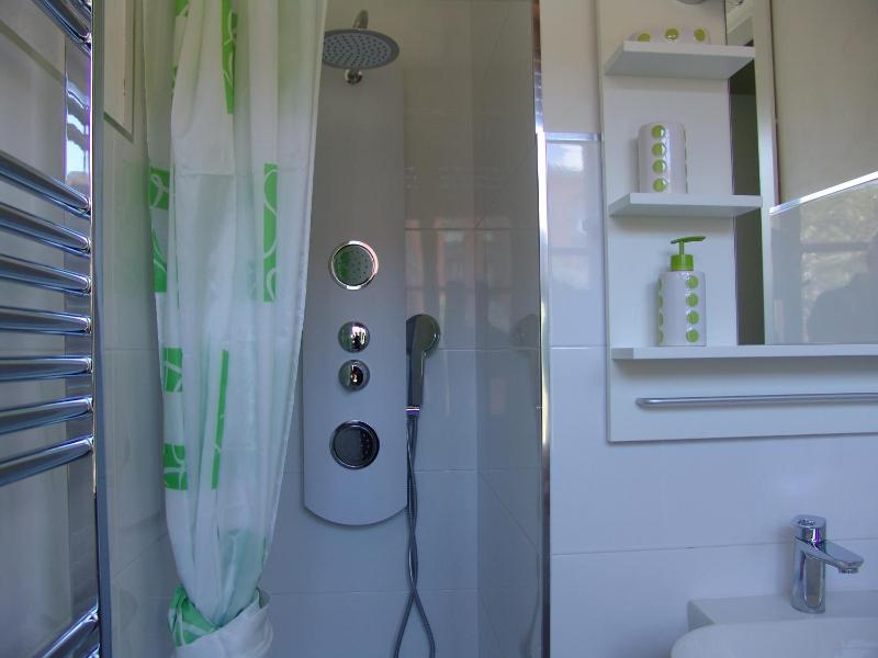 Double Room with Private Bathroom image 4